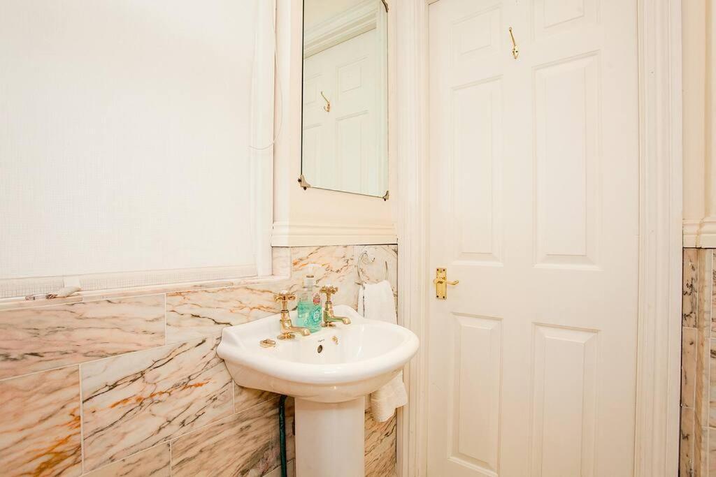 Bright 2 Bedroom Flat In Central Londra Dış mekan fotoğraf