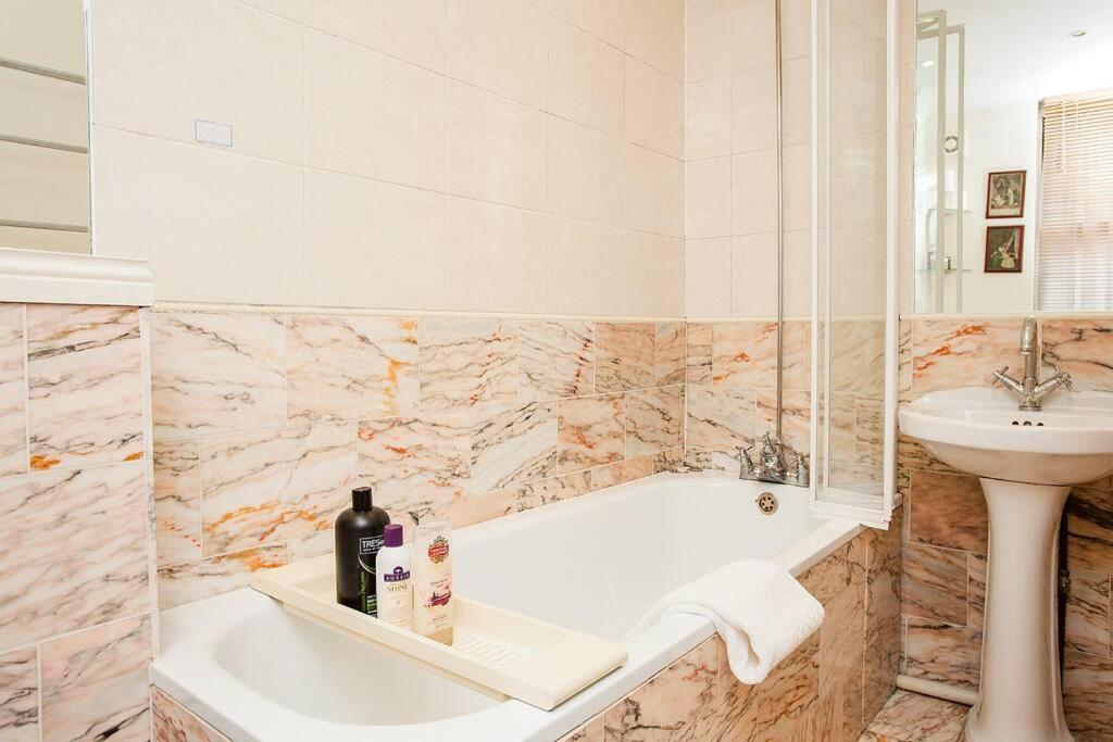 Bright 2 Bedroom Flat In Central Londra Dış mekan fotoğraf